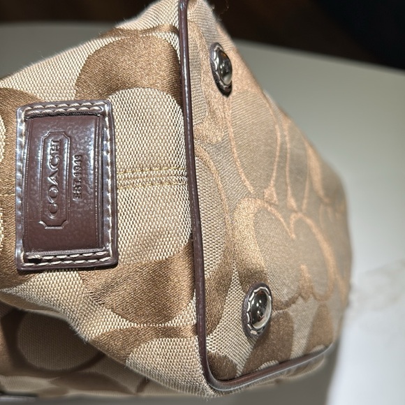 NWOT COACH F17424 Signature Bag, Vintage Tan/Brown Canvas Metallic Trim - Picture 15 of 16